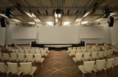 No Scenic or Lighting copy